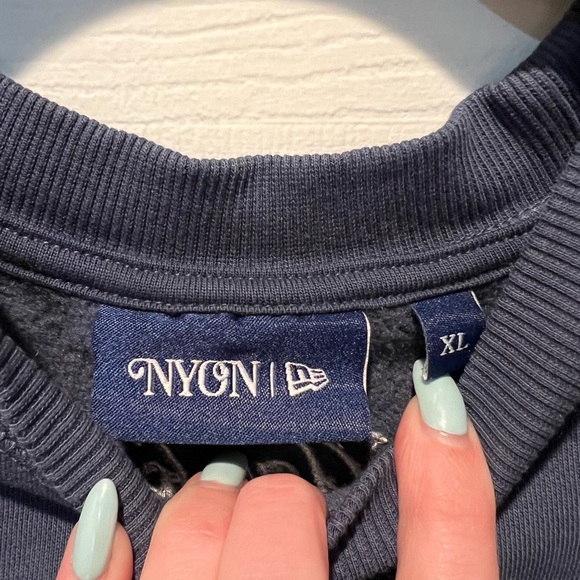 New York Yankees New York or Nowhere Crewneck - XL - Picture 2 of 9